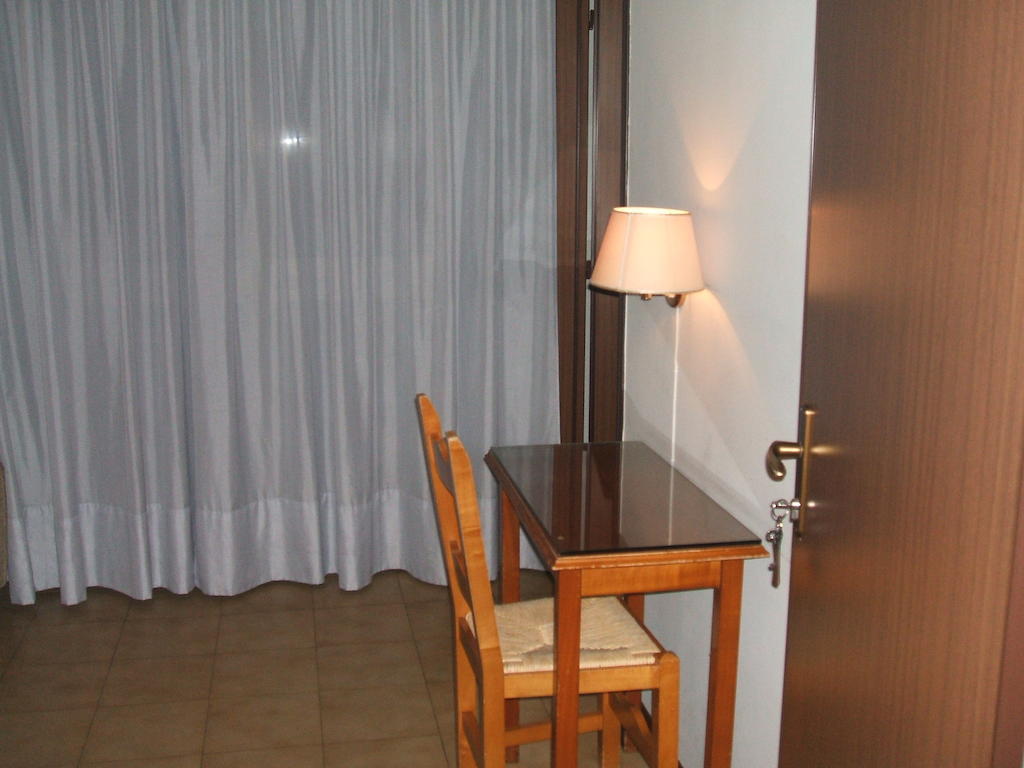 Hotel Ristorante Da Gianni Bovolone Oda fotoğraf