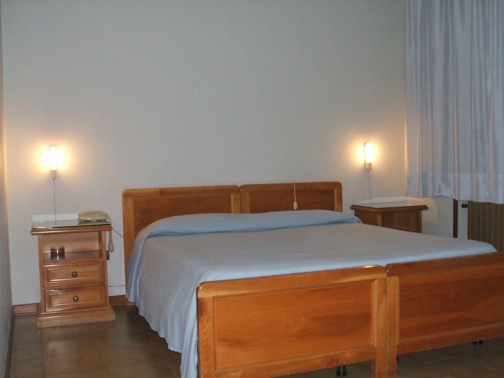 Hotel Ristorante Da Gianni Bovolone Oda fotoğraf