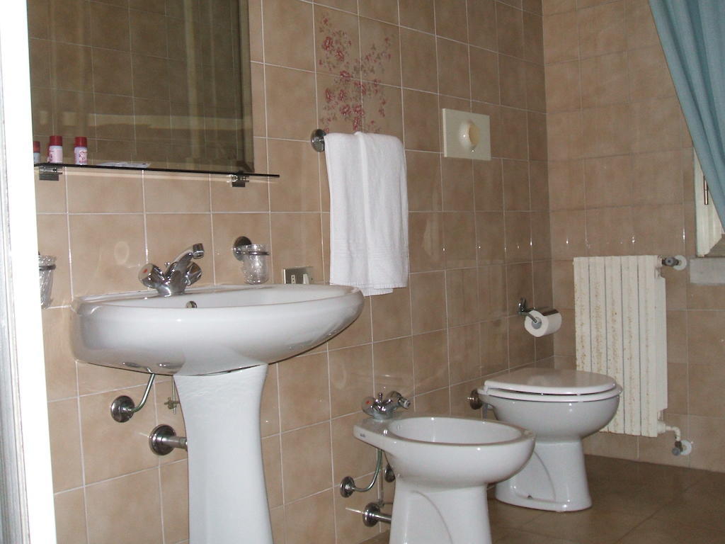 Hotel Ristorante Da Gianni Bovolone Oda fotoğraf